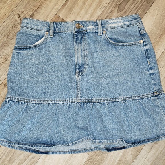 Forever 21 Ruffled Denim/Jean Skirt